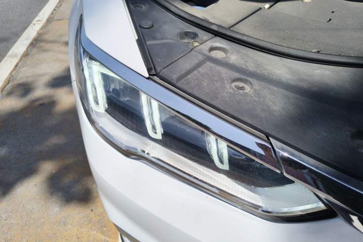 Used BYD Song Pro New Energy 2019 EV High-Power Long-Range Flagship Model Right Front Headlight