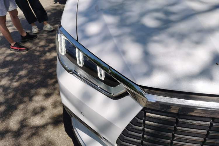 Used BYD Song Pro New Energy 2019 EV High-Power Long-Range Flagship Model Right Front Headlight