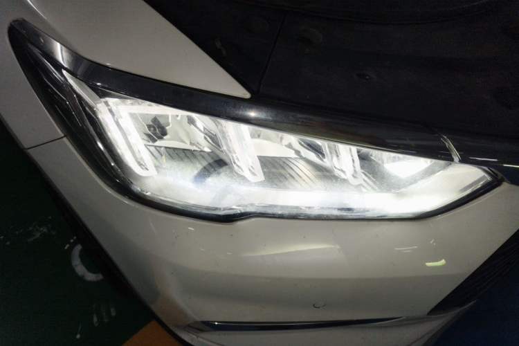 Used BYD Song Pro New Energy 2019 EV High-Power Long-Range Flagship Model Right Front Headlight