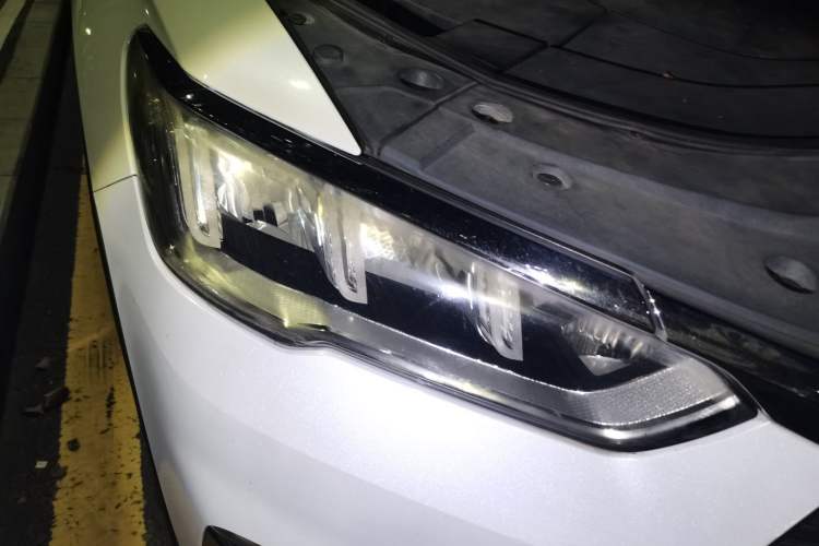 Used BYD Song Pro New Energy 2019 DM 1.5T Four-Wheel Drive Performance Edition Deluxe Model Right Front Headlight