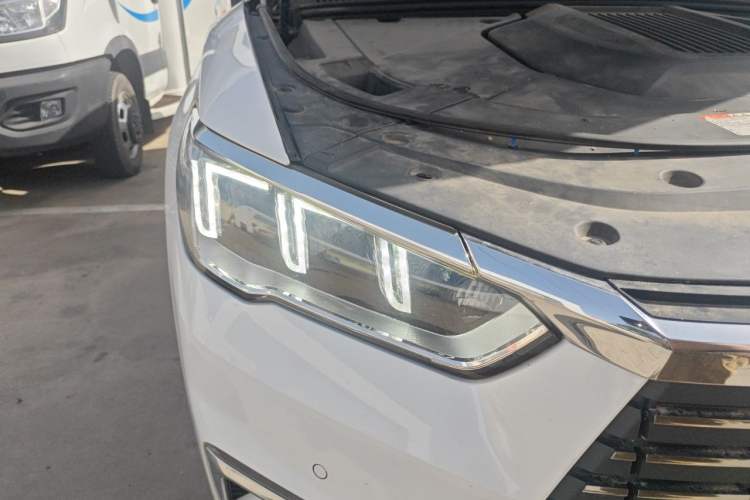 Used BYD Song Pro New Energy 2019 EV High-Power Long-Range Flagship Model Right Front Headlight