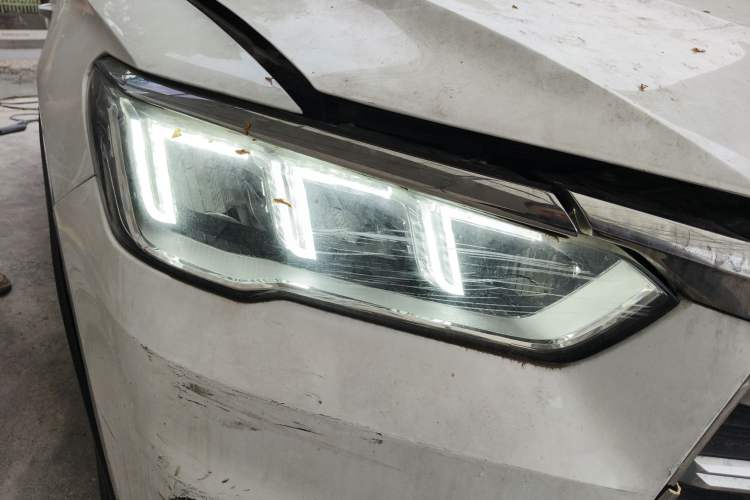 Used BYD Song Pro New Energy 2019 DM 1.5T Four-Wheel Drive Performance Edition Deluxe Model Right Front Headlight