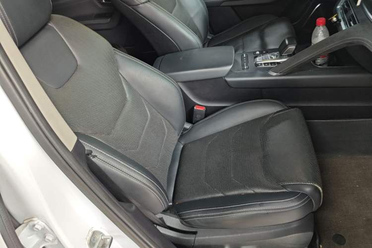 Used BYD Song Pro New Energy 2019 DM 1.5T Four-Wheel Drive High-Energy Version Right Front Seat