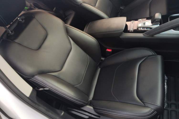 Used BYD Song Pro New Energy 2019 DM 1.5T Four-Wheel Drive Performance Edition Deluxe Model Right Front Seat