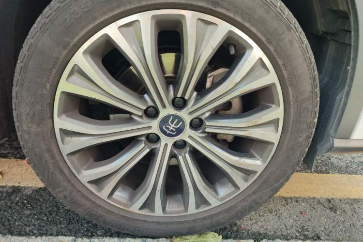Used BYD Song Pro New Energy 2019 DM 1.5T Four-Wheel Drive Performance Edition Flagship Model Right Front Wheel Hub