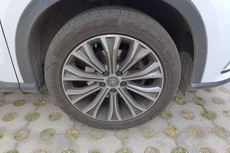 Used BYD Song Pro New Energy 2019 EV High-Power Long-Range Flagship Model Right Front Wheel Hub