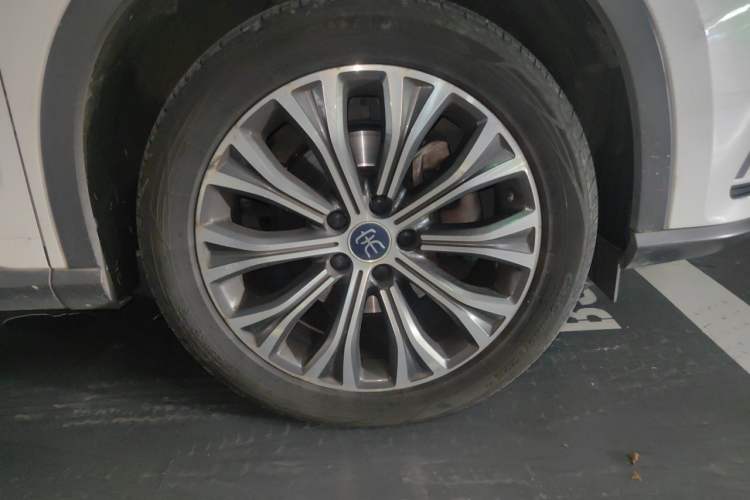 Used BYD Song Pro New Energy 2019 DM 1.5T Four-Wheel Drive Performance Edition Deluxe Model Right Front Wheel Hub