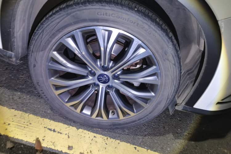 Used BYD Song Pro New Energy 2019 DM 1.5T Four-Wheel Drive Performance Edition Deluxe Model Right Front Wheel Hub