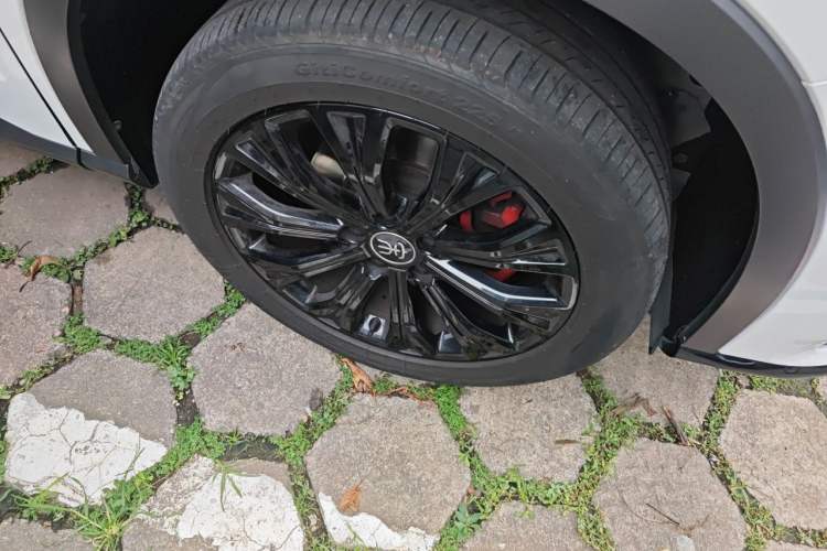 Used BYD Song Pro New Energy 2019 DM 1.5T Four-Wheel Drive Performance Edition Deluxe Model Right Front Wheel Hub