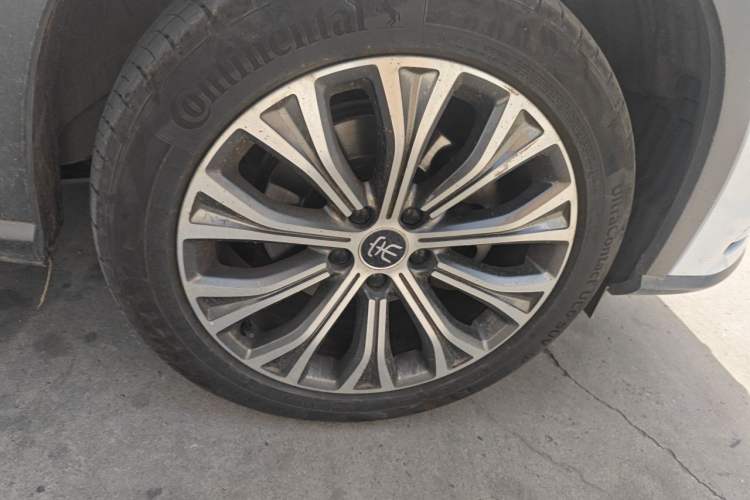 Used BYD Song Pro New Energy 2019 EV High-Power Long-Range Flagship Model Right Front Wheel Hub