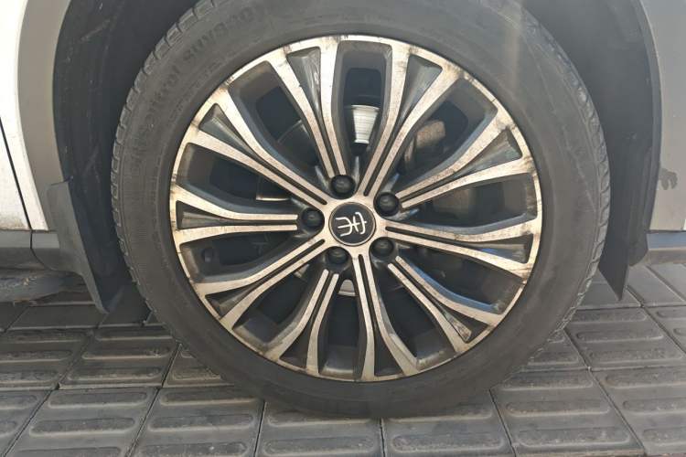 Used BYD Song Pro New Energy 2019 DM 1.5T Four-Wheel Drive Performance Edition Flagship Model Right Front Wheel Hub
