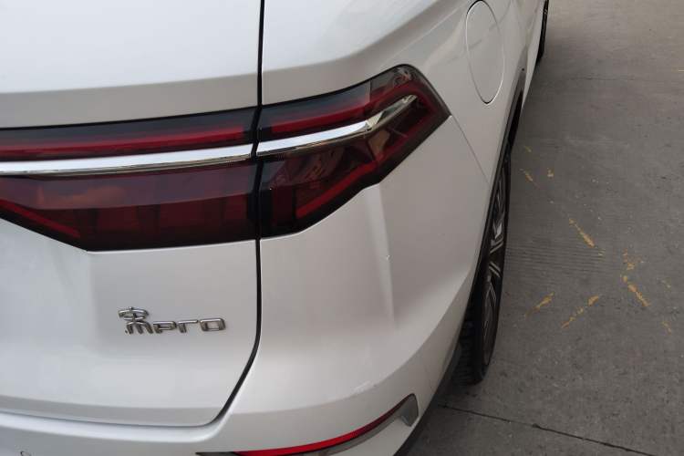 Used BYD Song Pro New Energy 2019 DM 1.5T Four-Wheel Drive Performance Edition Deluxe Model Right Rear Taillight