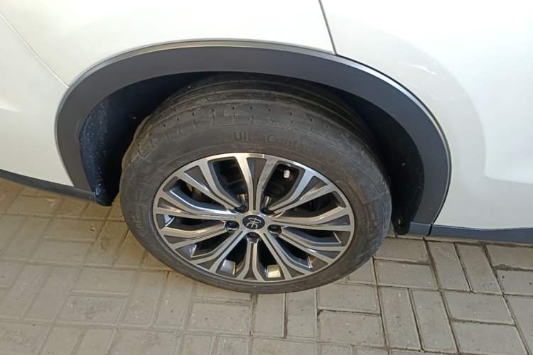 Used BYD Song Pro New Energy 2019 EV High-Power Long-Range Flagship Model Right Rear Wheel Hub