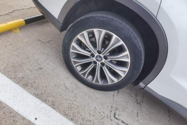 Used BYD Song Pro New Energy 2019 EV High-Power Long-Range Flagship Model Right Rear Wheel Hub
