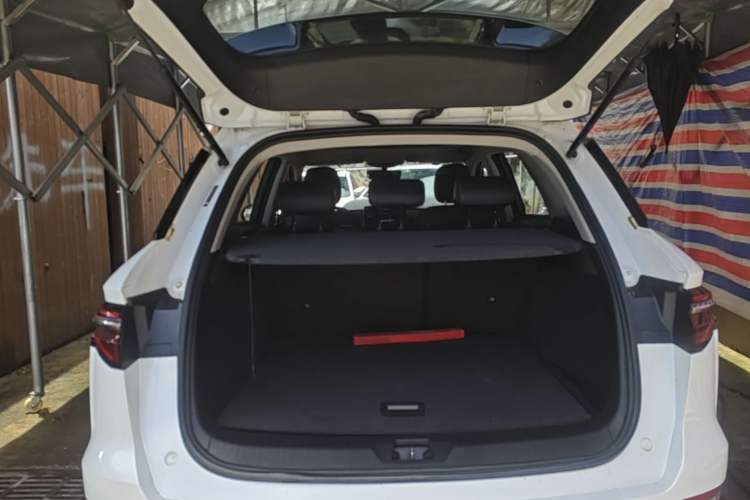 Used BYD Song Pro New Energy 2019 DM 1.5T Four-Wheel Drive Performance Edition Deluxe Model Trunk