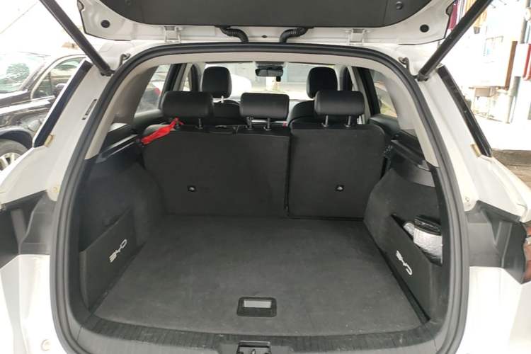 Used BYD Song Pro New Energy 2019 DM 1.5T Four-Wheel Drive Performance Edition Flagship Model Trunk