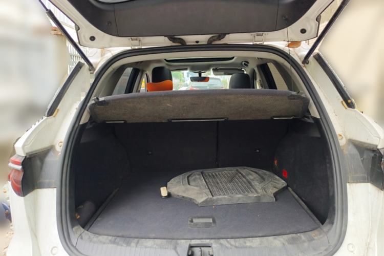 Used BYD Song Pro New Energy 2019 DM 1.5T Four-Wheel Drive Performance Edition Deluxe Model Trunk