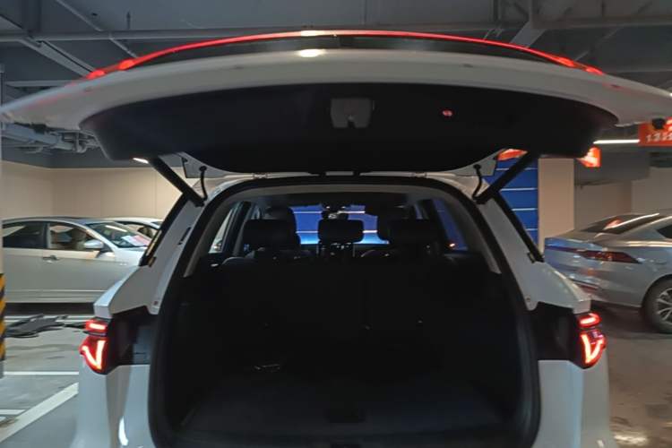 Used BYD Song Pro New Energy 2019 DM 1.5T Four-Wheel Drive Performance Edition Deluxe Model Trunk