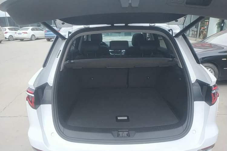 Used BYD Song Pro New Energy 2019 EV High-Power Long-Range Flagship Model Trunk
