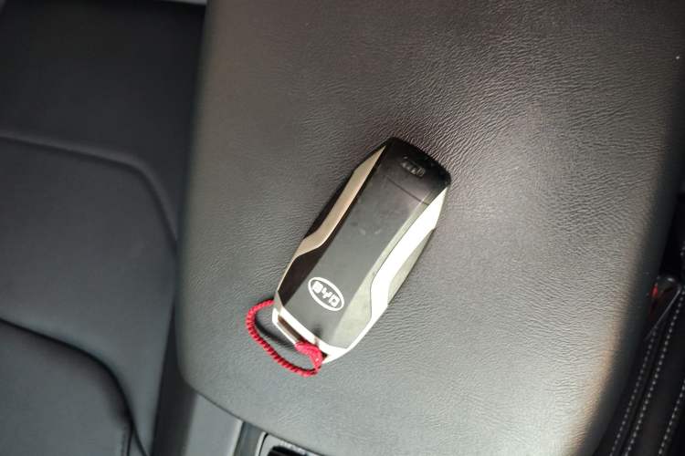 Used BYD Song Pro New Energy 2019 DM 1.5T Four-Wheel Drive Performance Edition Deluxe Model Vehicle Key