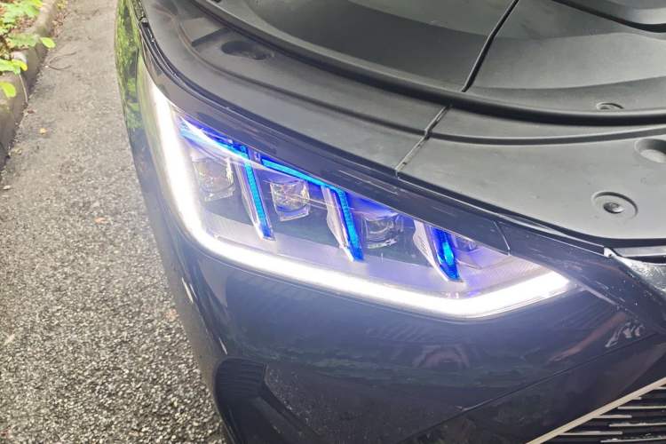Used BYD Song Pro New Energy 2022 DM-i 51km Prestige Model Right Front Headlight