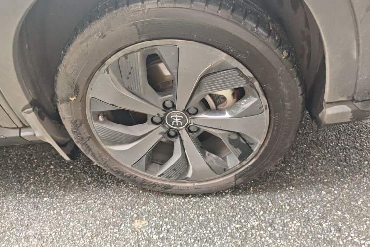 Used BYD Song Pro New Energy 2022 DM-i 51km Prestige Model Right Front Wheel Hub