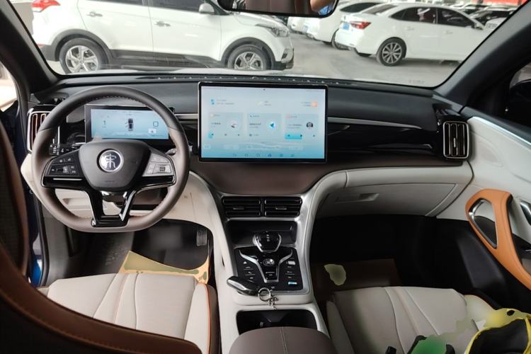 Used BYD Song Pro New Energy 2022 DM-i 110km Flagship Pro Model Center Console