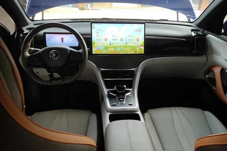 Used BYD Song Pro New Energy 2022 DM-i 110km Flagship Pro Model Center Console