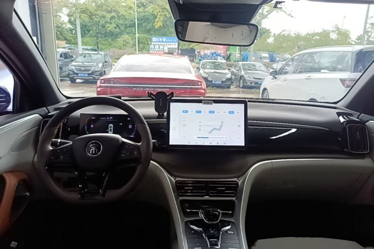 Used BYD Song Pro New Energy 2022 DM-i 110km Flagship Model Center Console