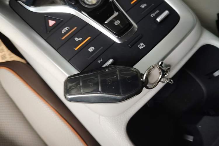 Used BYD Song Pro New Energy 2022 DM-i 110km Flagship Pro Model Interior 1