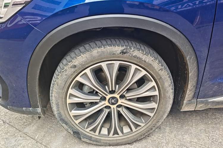 Used BYD Song Pro New Energy 2022 DM-i 110km Flagship Pro Model Left Front Wheel Hub