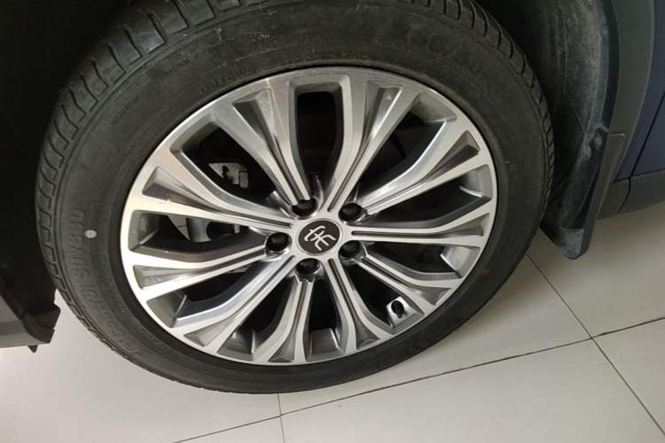 Used BYD Song Pro New Energy 2022 DM-i 110km Flagship Pro Model Left Front Wheel Hub