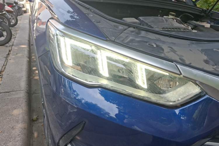 Used BYD Song Pro New Energy 2022 DM-i 110km Flagship Model Right Front Headlight