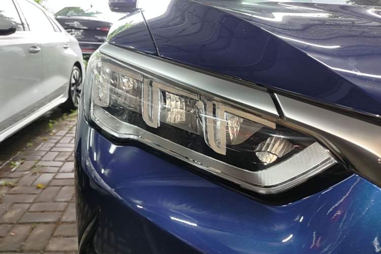 Used BYD Song Pro New Energy 2022 DM-i 51km Luxury Model Right Front Headlight
