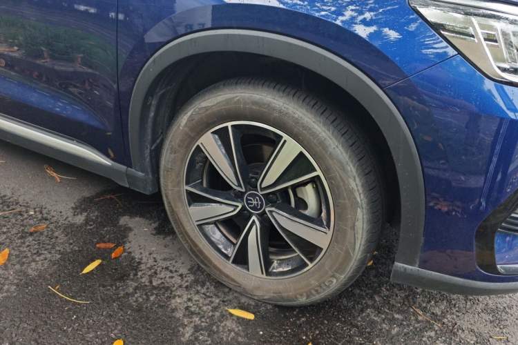 Used BYD Song Pro New Energy 2022 DM-i 110km Flagship Model Right Front Wheel Hub