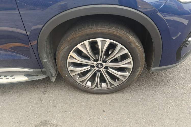 Used BYD Song Pro New Energy 2022 DM-i 110km Flagship Pro Model Right Front Wheel Hub