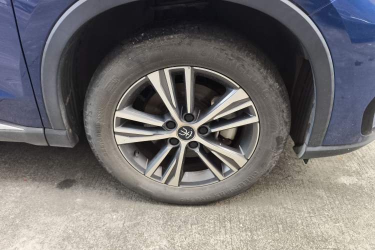 Used BYD Song Pro New Energy 2022 DM-i 51km Prestige Model Right Front Wheel Hub