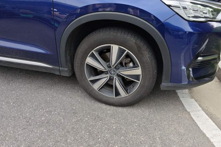 Used BYD Song Pro New Energy 2022 DM-i 110km Flagship Model Right Front Wheel Hub