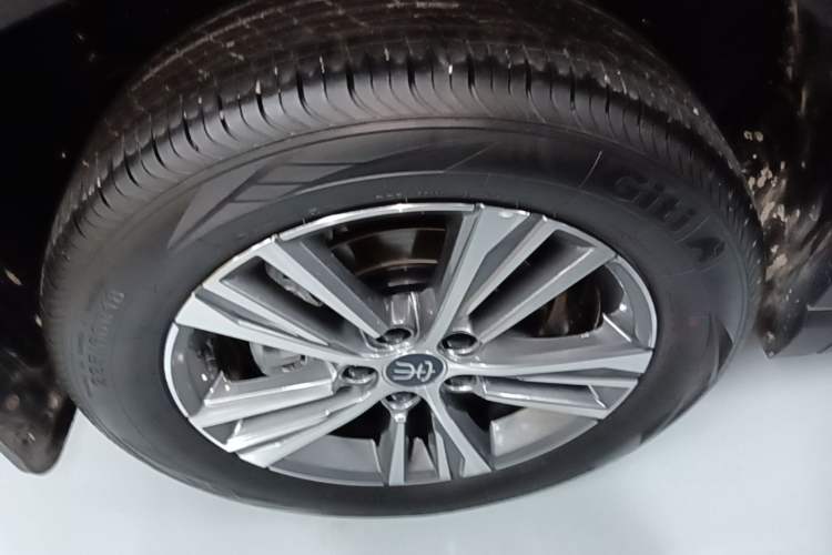 Used BYD Song Pro New Energy 2022 DM-i 51km Prestige Model Right Rear Wheel Hub