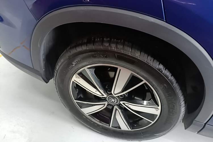 Used BYD Song Pro New Energy 2022 DM-i 110km Flagship Model Right Rear Wheel Hub