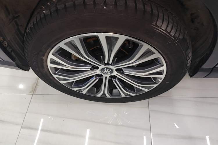 Used BYD Song Pro New Energy 2022 DM-i 110km Flagship Pro Model Right Rear Wheel Hub