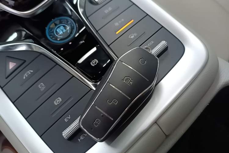Used BYD Song Pro New Energy 2022 DM-i 110km Flagship Model Vehicle Key