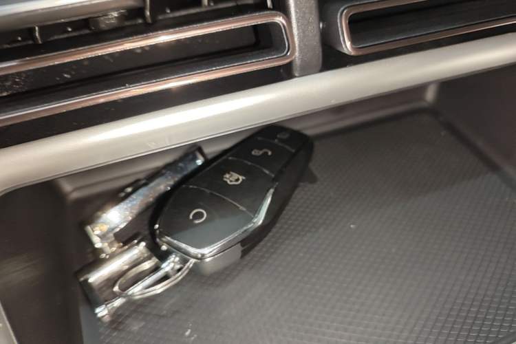 Used BYD Song Pro New Energy 2022 DM-i 51km Luxury Model Vehicle Key