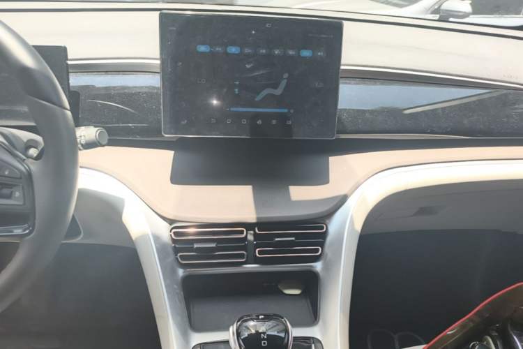 Used BYD Song Pro New Energy 2022 DM-i 51km Luxury Model Audio And AC Panel