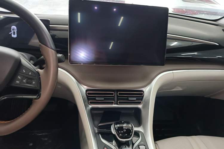 Used BYD Song Pro New Energy 2022 DM-i 110km Flagship Pro Model Audio And AC Panel
