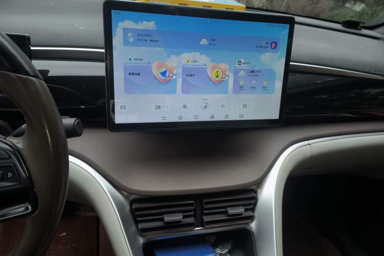 Used BYD Song Pro New Energy 2022 DM-i 51km Prestige Model Audio And AC Panel