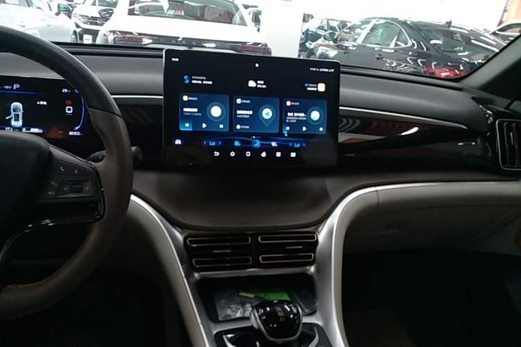 Used BYD Song Pro New Energy 2022 DM-i 51km Prestige Model Audio And AC Panel