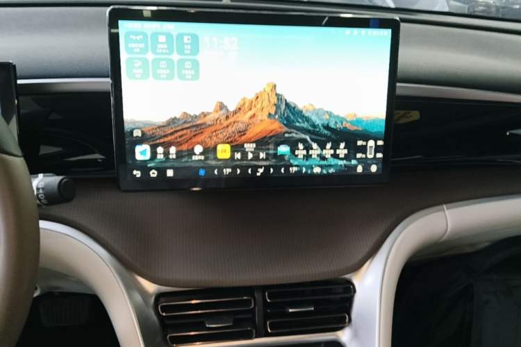 Used BYD Song Pro New Energy 2022 DM-i 51km Prestige Model Audio And AC Panel