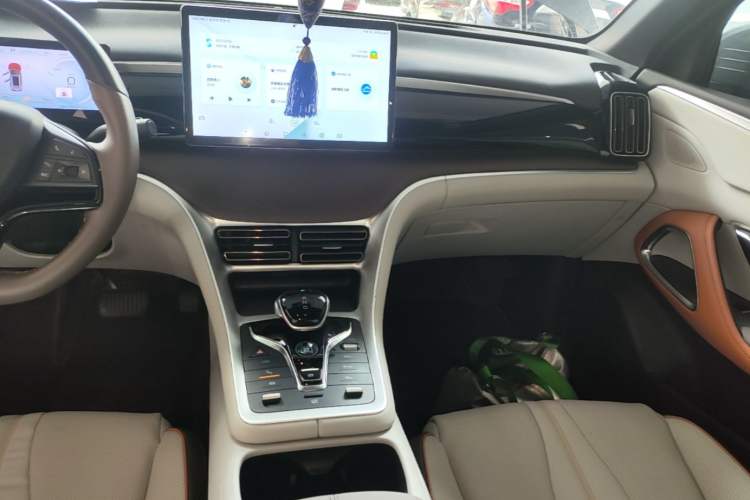Used BYD Song Pro New Energy 2022 DM-i 51km Prestige Model Audio And AC Panel
