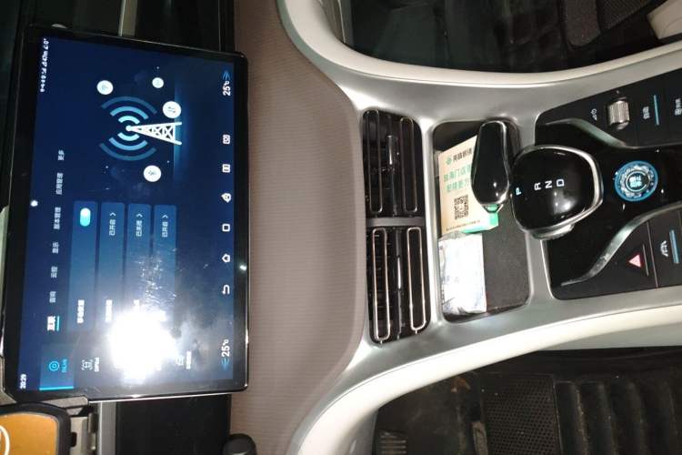 Used BYD Song Pro New Energy 2022 DM-i 51km Prestige Model Audio And AC Panel